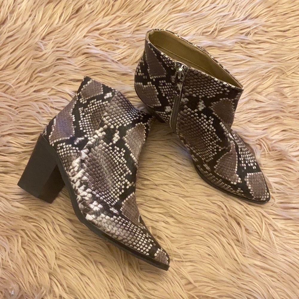 Braxten Snake Embossed Block Heel Bootie
14TH AND UNION - Picture 3 of 7